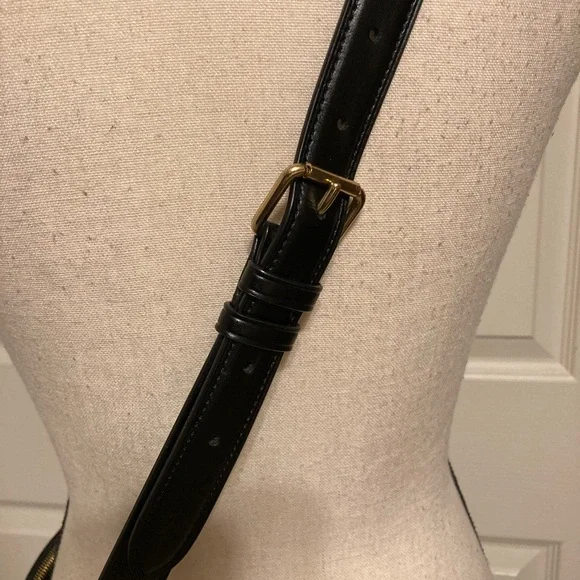Coach Mae File Black pebble leather crossbody bag with gold hardware like new - Picture 7 of 10